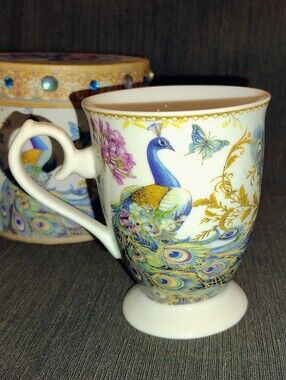 Summer River Peacock Pedestal Ceramic Coffee Mug  with Matching Gift Box ~NEW